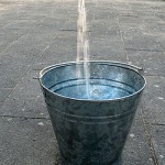 250px-A_metal_bucket